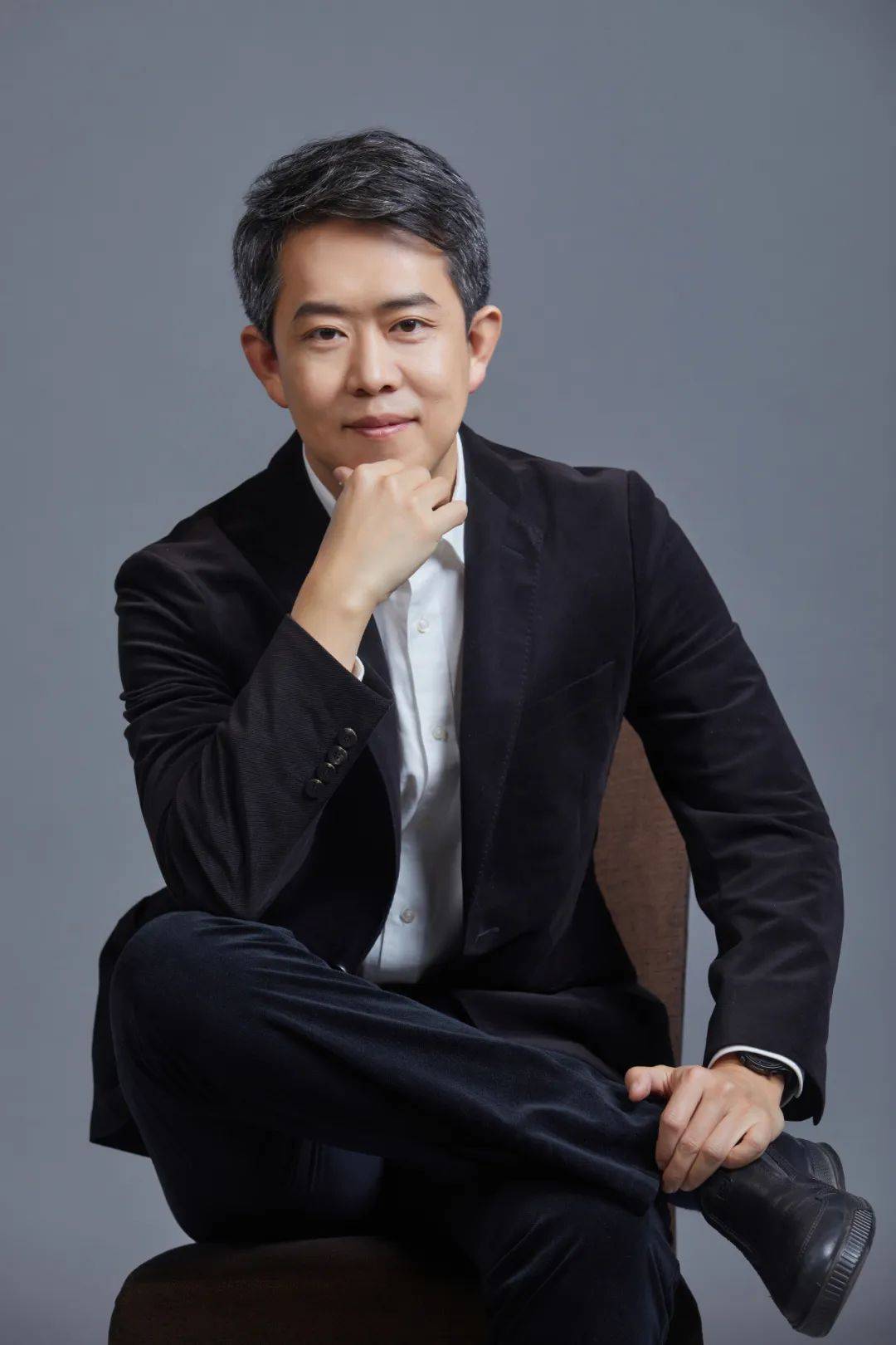 刘扬把宠物企业分为三代:第一代是中宠股份,佩蒂股份,以出口代工作为