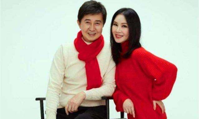 付笛生:与妻子相爱34年恩爱如初,一家3口生活幸福_任静_笛声_夫妻