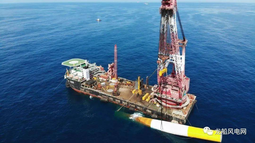 公开消息显示,"华西5000"起重船总长178米,型宽48米,型深17米,最大吃