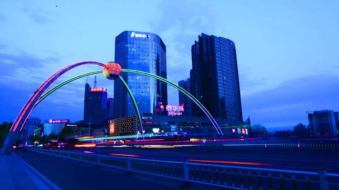 现东风街白浪河桥(亚星桥)建于1973年,近期在桥梁检