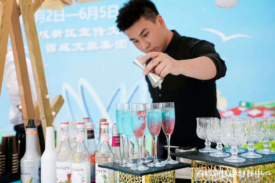 美食美景 舒爽自在接下来闫杰晨的《鸿运》,古城四月