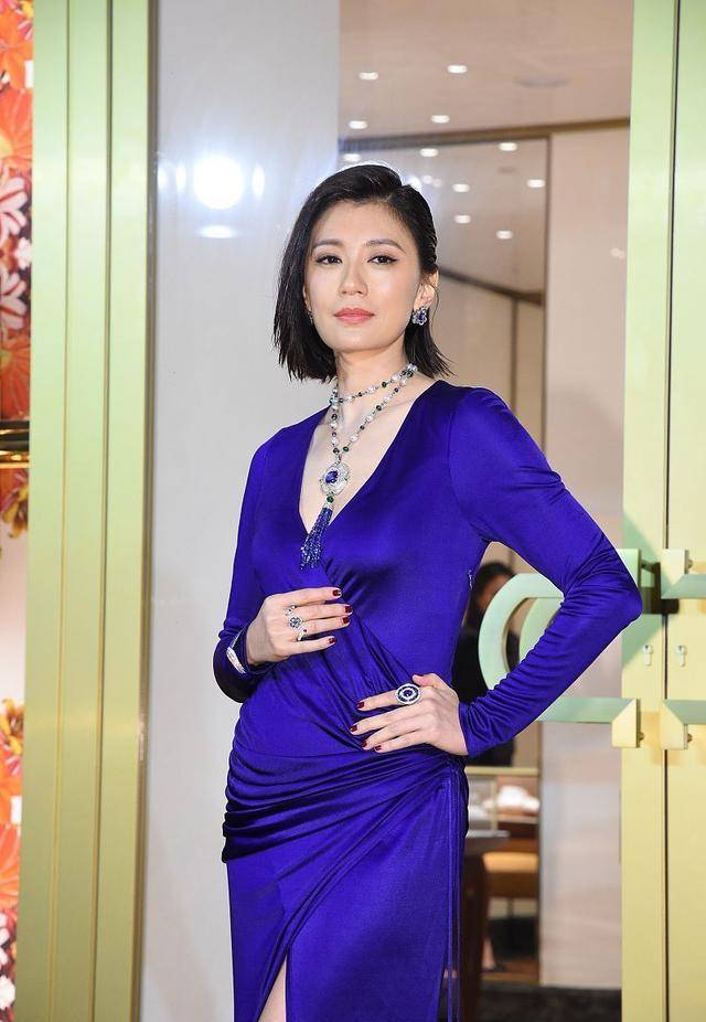 贾静雯时装周又现生图真实颜值曝光为何贾静雯如此时尚动人