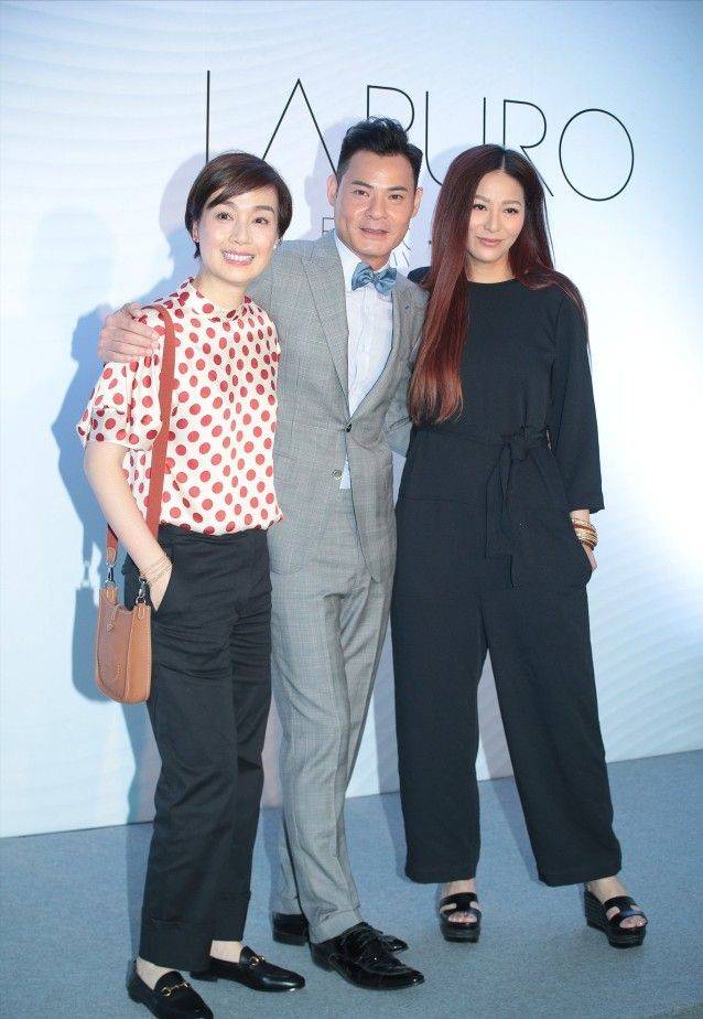 原创看不出关咏荷大滕丽名11岁和欧阳震华同框更像两代人保养太好