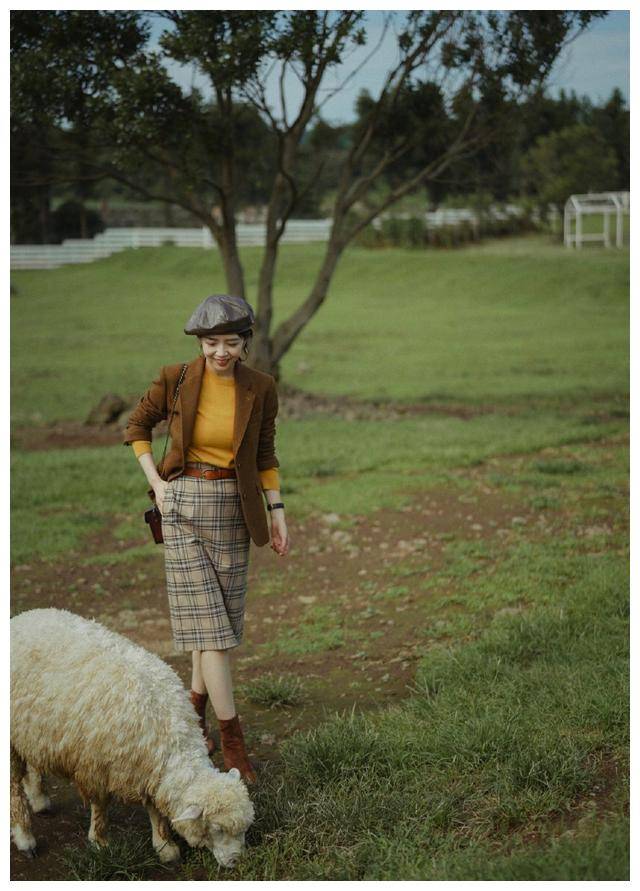 原创get三木博主时尚穿搭带妈妈去旅游拍一组神仙母女大片