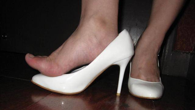 江疏影真是会玩用过的美颜还拿来敷脚难怪穿凉鞋这么有女人味