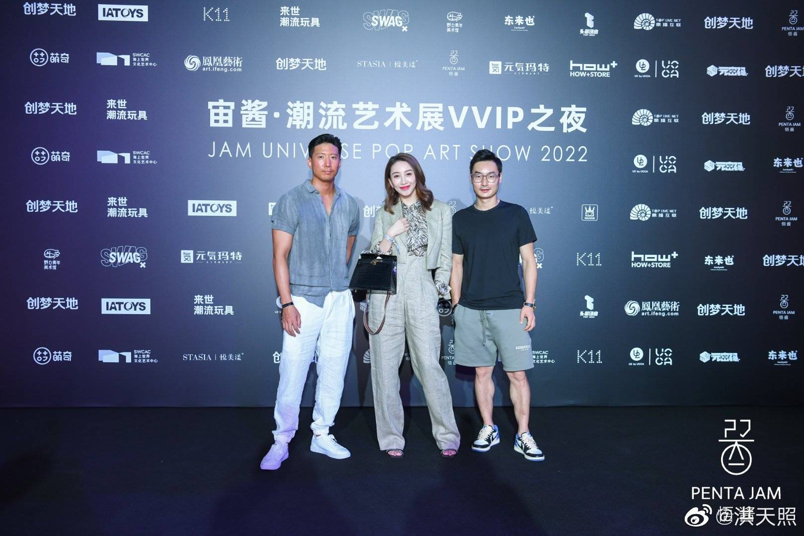 男人味十足!洪金宝42岁小儿子罕见晒照