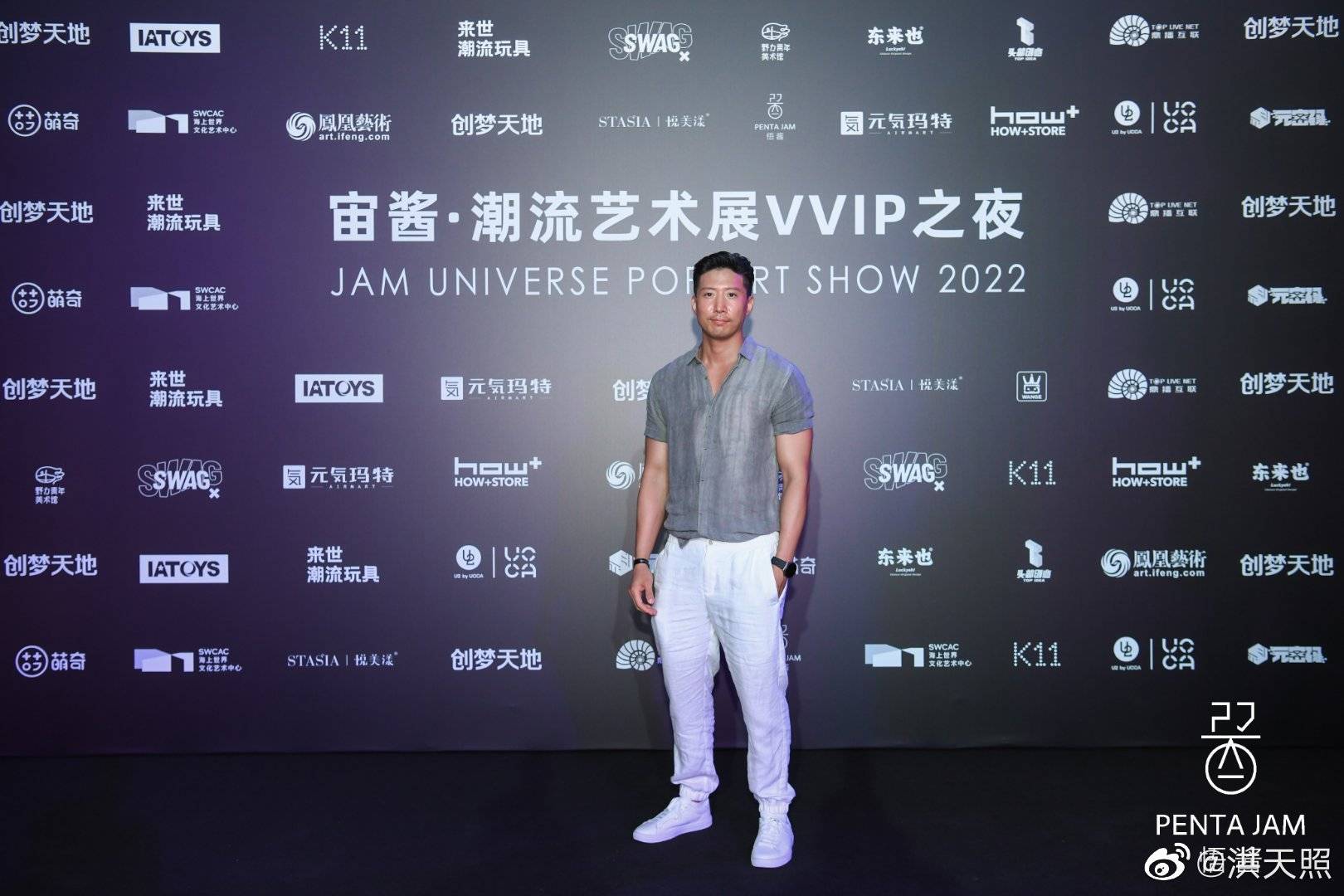 男人味十足!洪金宝42岁小儿子罕见晒照