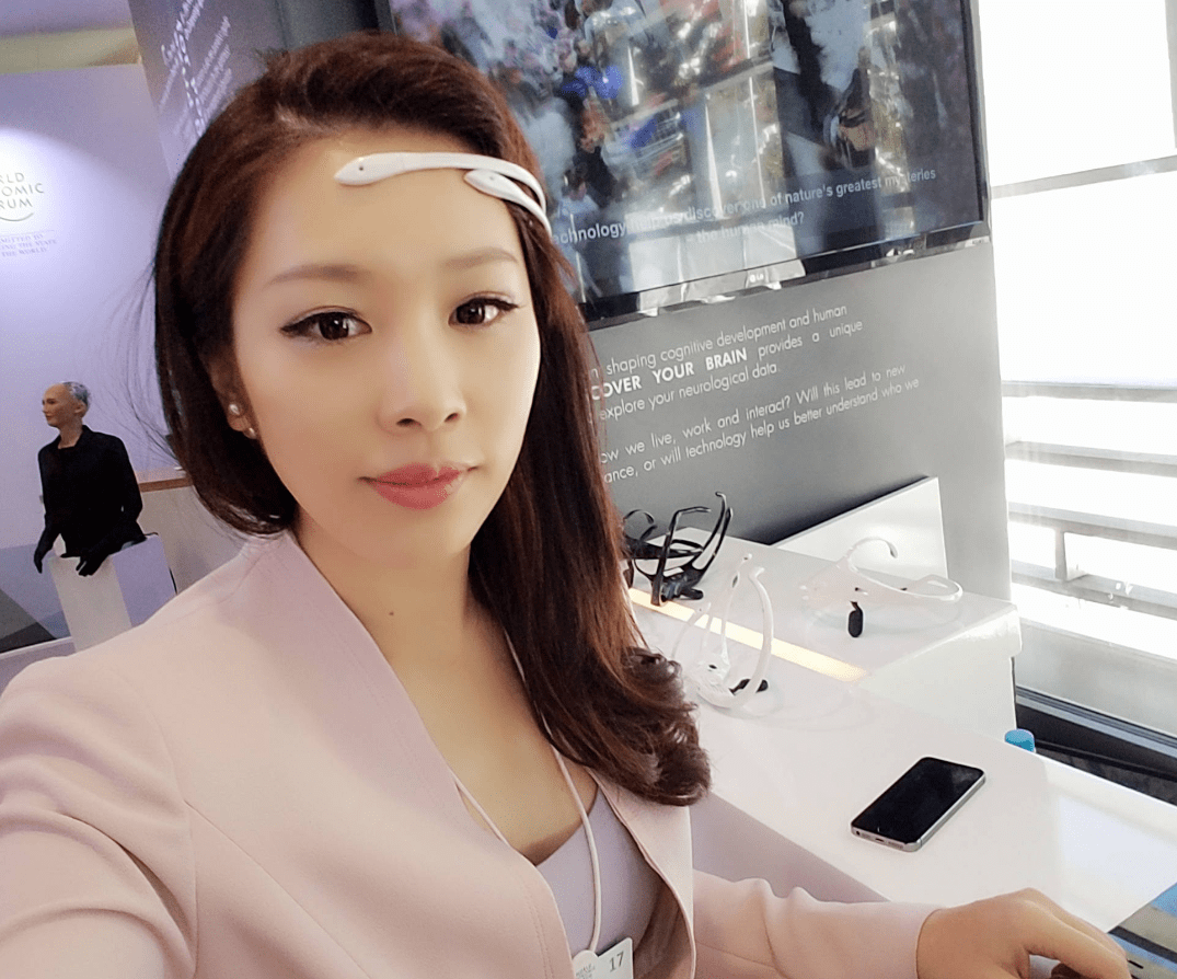 原创央视最有气质的美女主播放弃华尔街顶级职业33岁活的让人羡慕