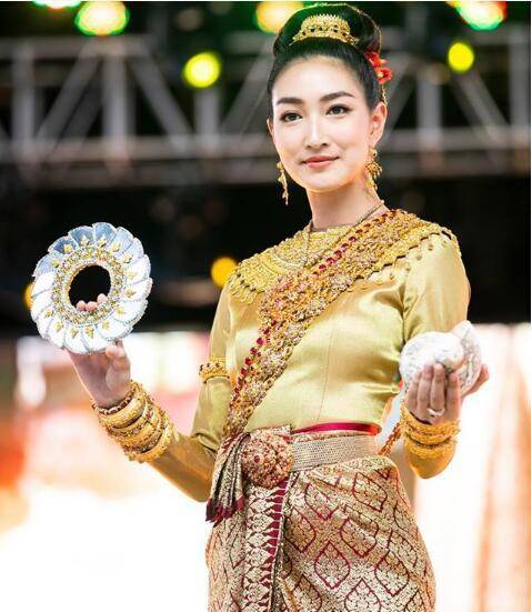 泰媒评"穿泰服最美10位泰星",mai第一,noon古典美人_泰装_taew_mai