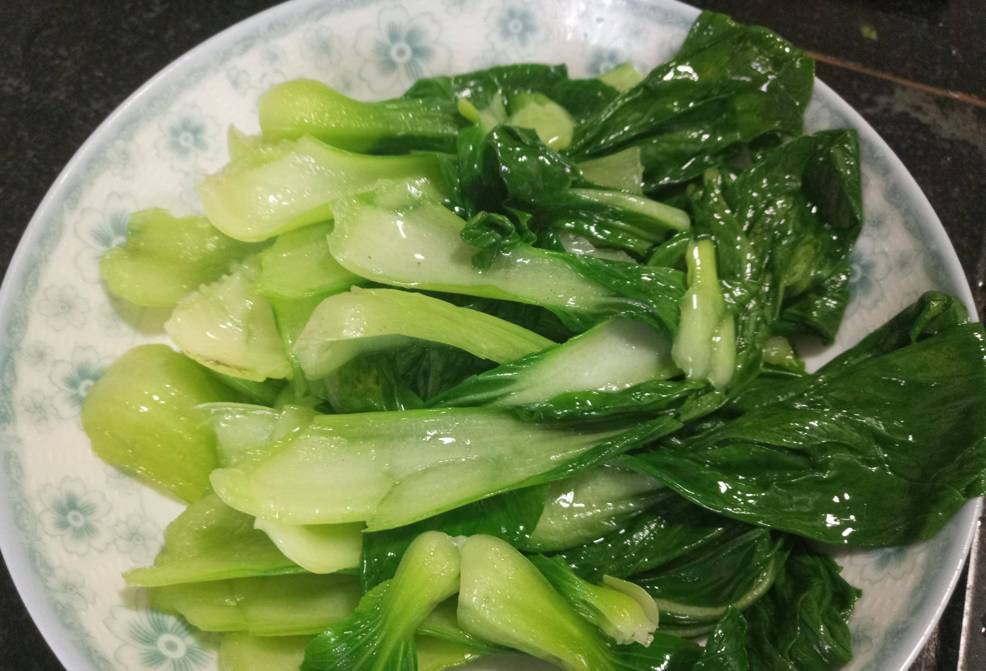 原创1碟小菜上海青翠绿鲜嫩的家常素菜不用炒简单做也能出美味