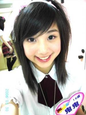 鬼鬼很小的时候就开始自己一个人独自闯荡了,一个人