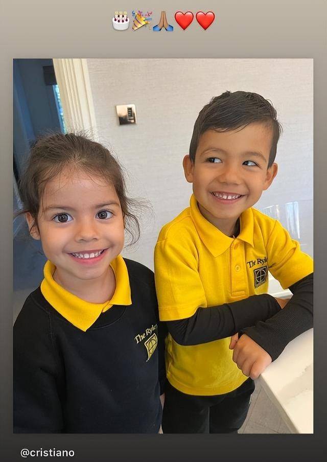 原创乔治娜为龙凤胎儿女开派对产后小腹隆起仍明显c罗忙比赛缺席