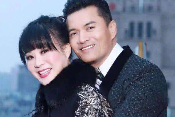 原创越南穷小伙来到香港前后娶了三个老婆如今成亿万富豪