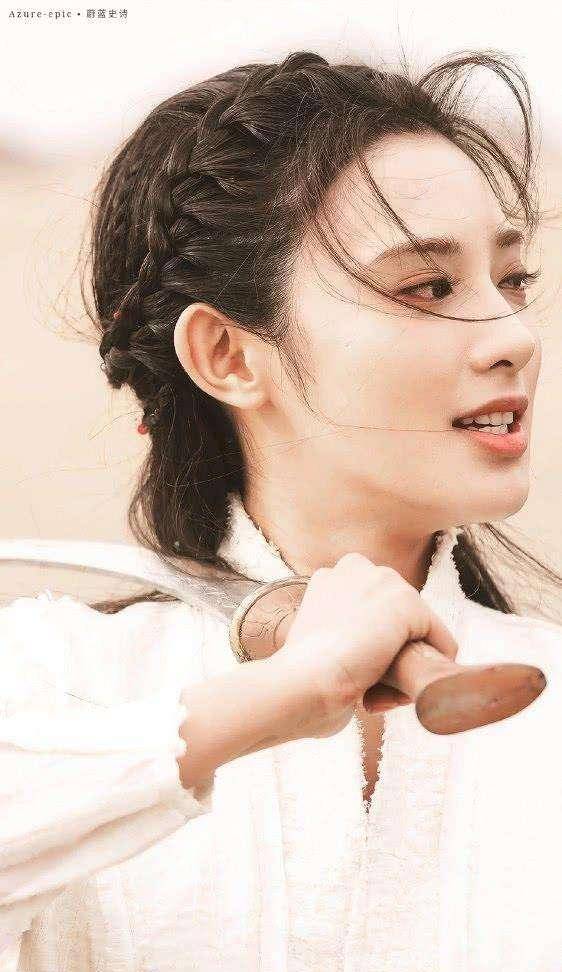 彭小苒也太美了,白色泡泡袖裙装优雅动人,女人味十足_电视剧_感觉