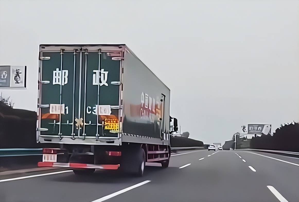 原创高考试卷押运过程曝光堪比好莱坞大片车辆装gps定位全程追踪