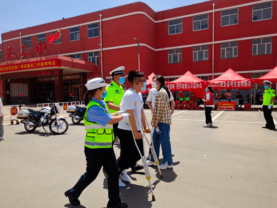 偏关定襄为考生及家长提供便民服务提前在考点及周边地区设置禁鸣,禁