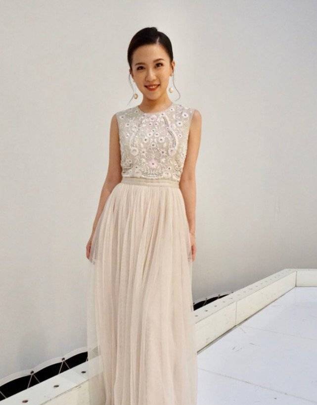 这个就是王晶的小女儿王子涵,是不是颜值很高呢?
