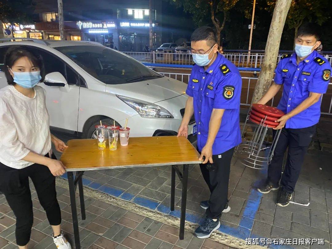 工作人员夜查噪音及占道经营为高考生创造良好备考及休息环境