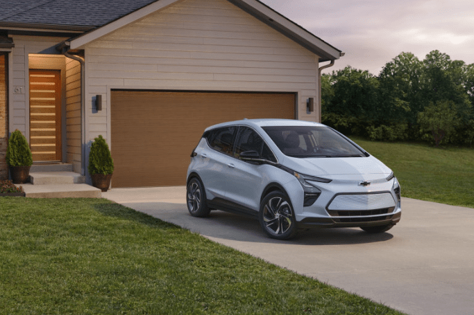 什么是最实惠的电动汽车2023雪佛兰bolt售价26595美元