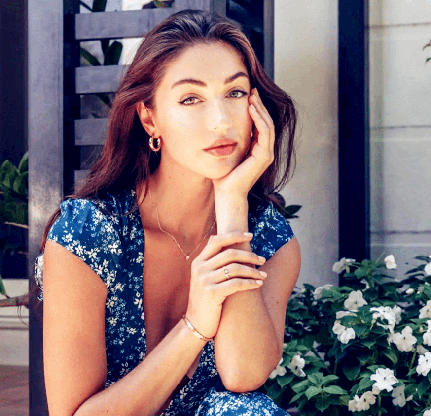 土耳其殿堂级混血美人梨花带雨千娇百媚穿搭略带异域风情