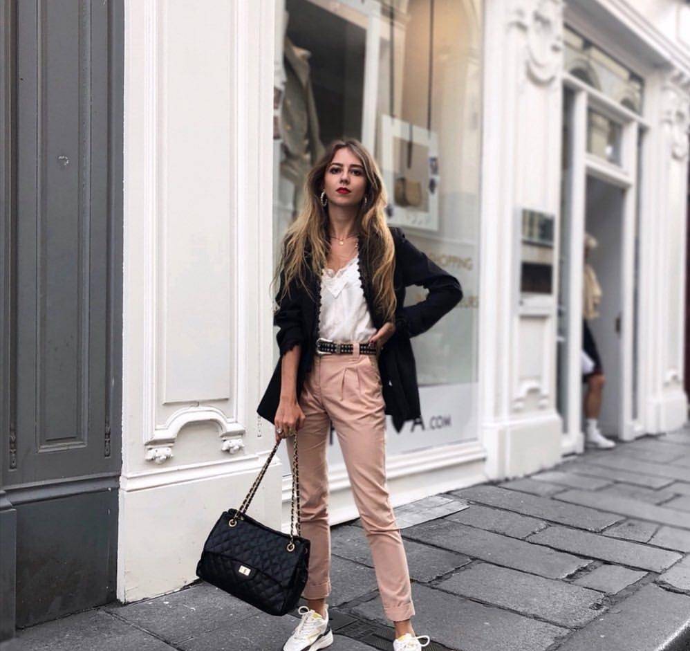 22岁的网红时尚博主,优雅的法式穿搭,尽显小女人魅力