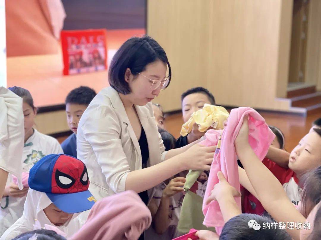 纳样学堂 | 整理收纳进校园,东南小学劳动课新实践_家务_衣服_孩子