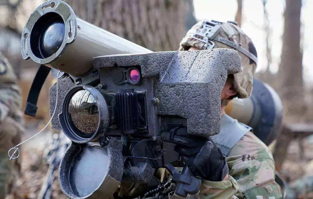 美国装备志——fgm-148标枪反坦克导弹_发射_装甲_标枪导弹