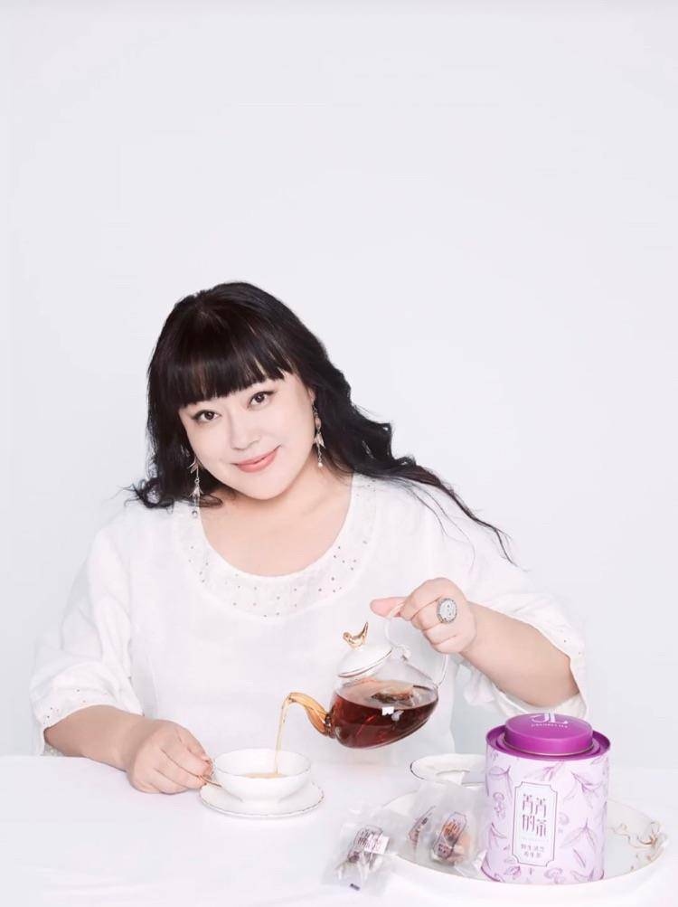 不差钱的她有哪些不可告人的秘密?_刘振_张金华_丈夫