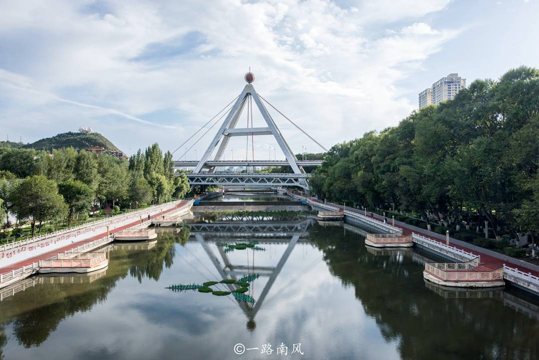 西宁，中国唯一的“夏都”，夏天平均气温只有19℃，非常适合避暑