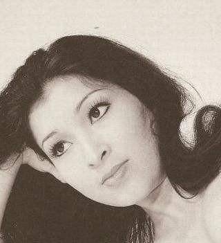 "将门之后"余莎莉,2婚2离后投资失败,晚年破产摆地摊为生_时尚_生活