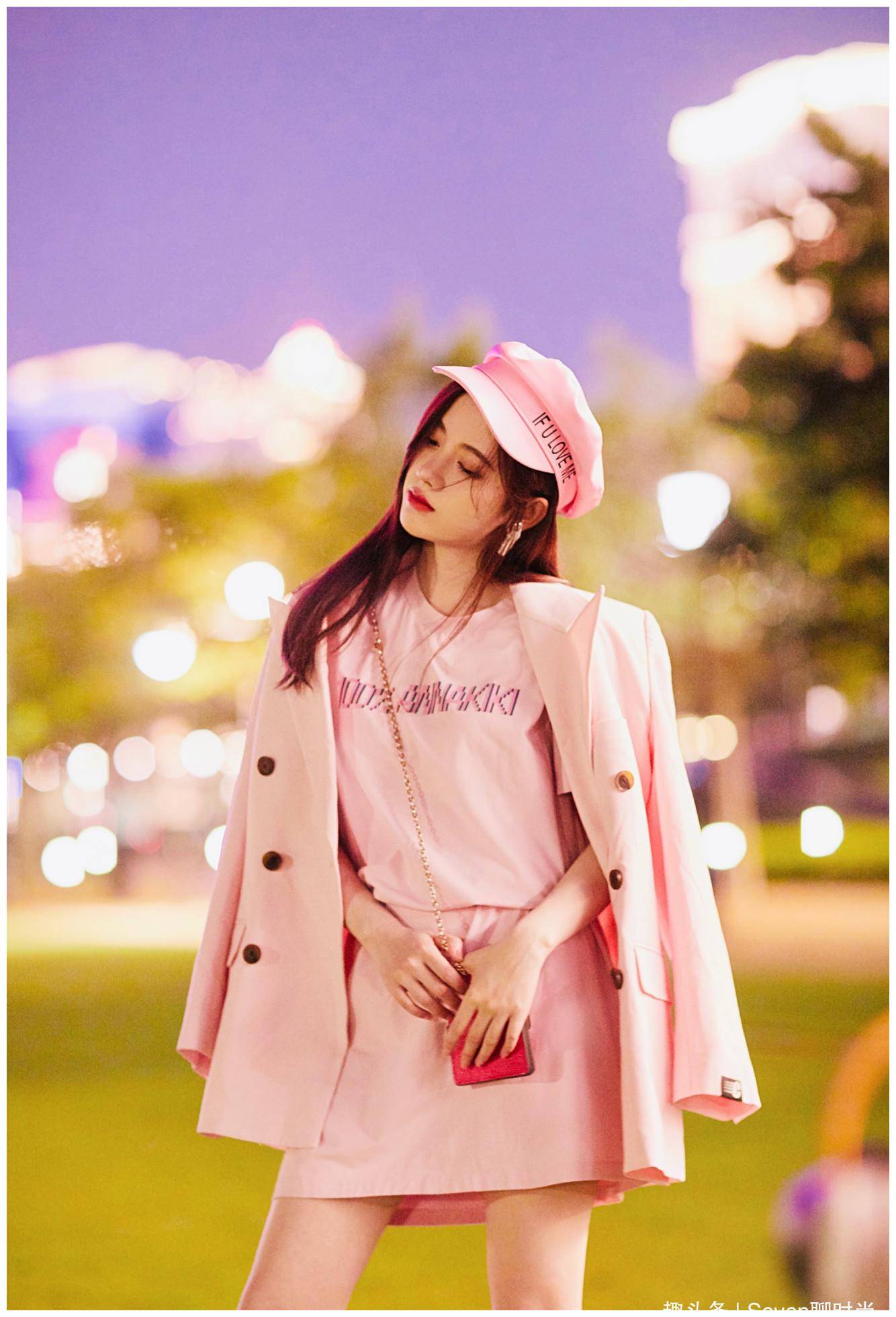 鞠婧祎粉色长裙图片