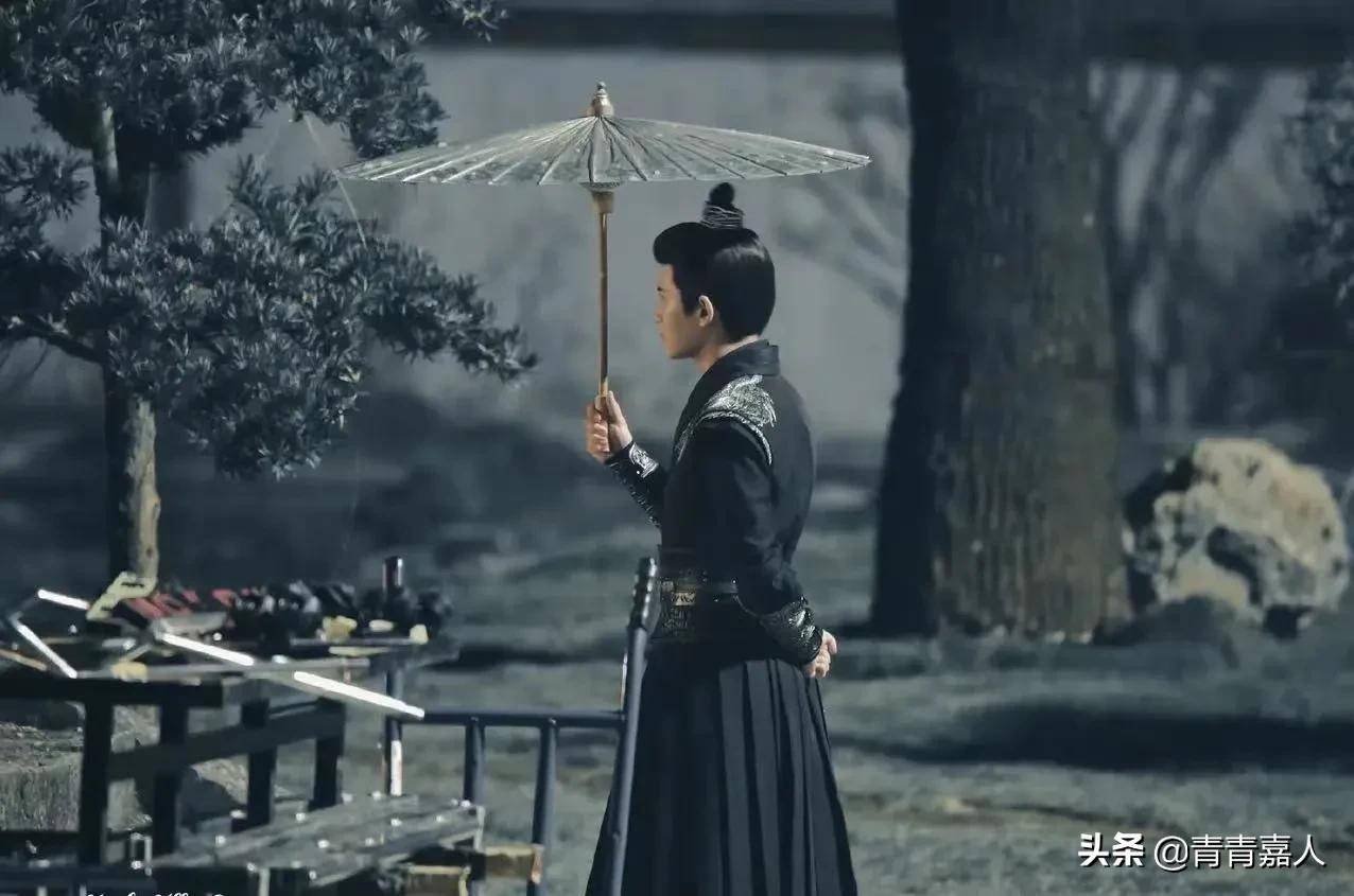原创盘点任嘉伦那些年打过的伞手执一把伞伞下时尚万千