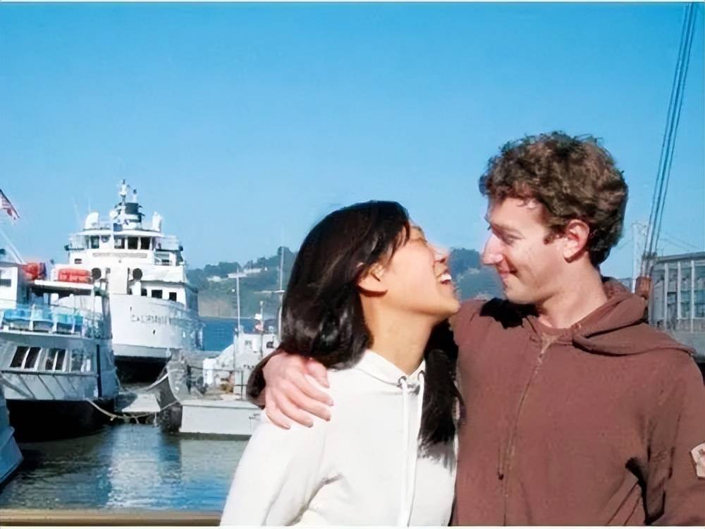妻子,一个成功淡化金钱对感情的影响的人_普莉希拉·陈_李嘉诚_庄月明