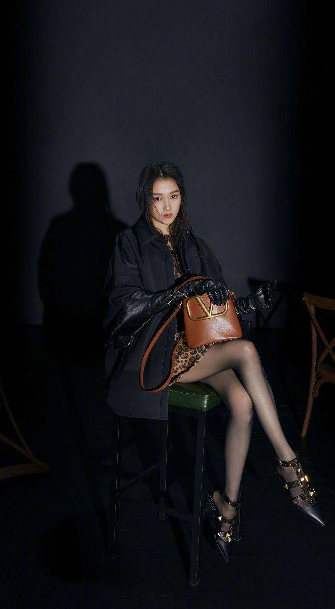 关晓彤丝袜 来自搜狐网