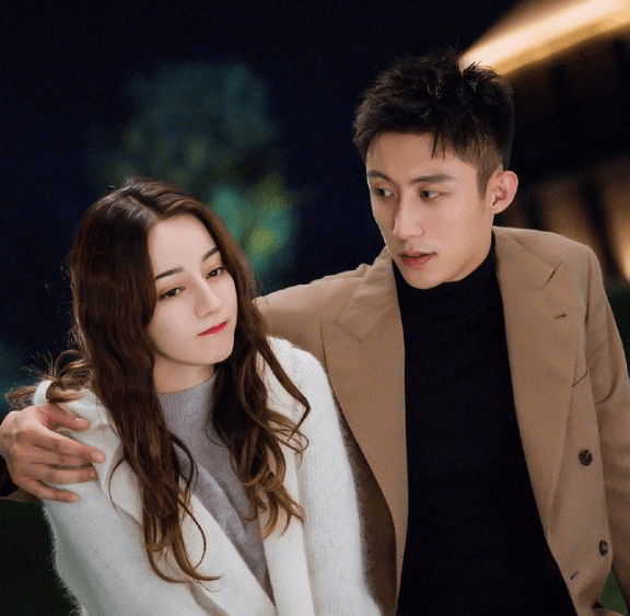 先被虞书欣力压,新剧超话又不如任嘉伦,热巴的事业心呢?