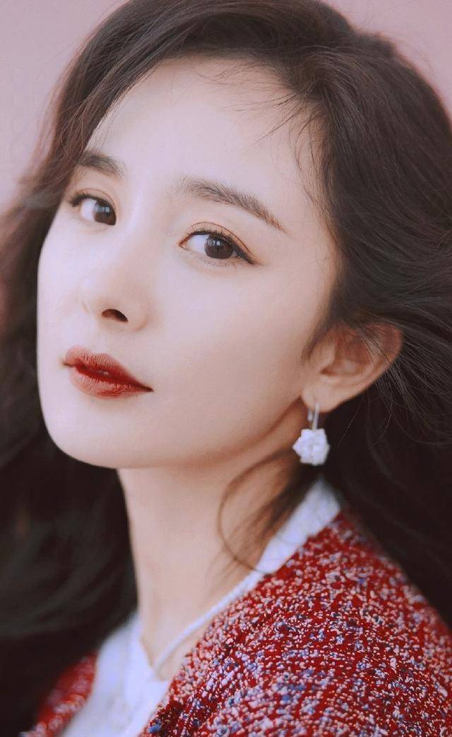 原创微博粉丝过亿的四位明星三位女明星唯一一位男明星他值得