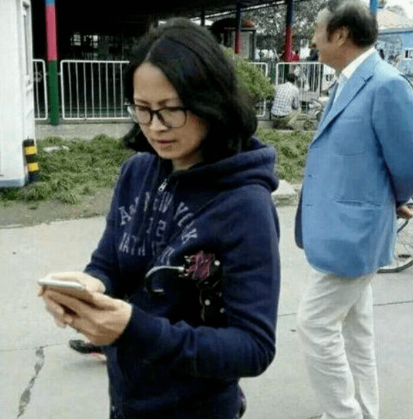 姚凌在"华为"担任的职务是秘书,但因为是创业期,姚凌在公司要负责的