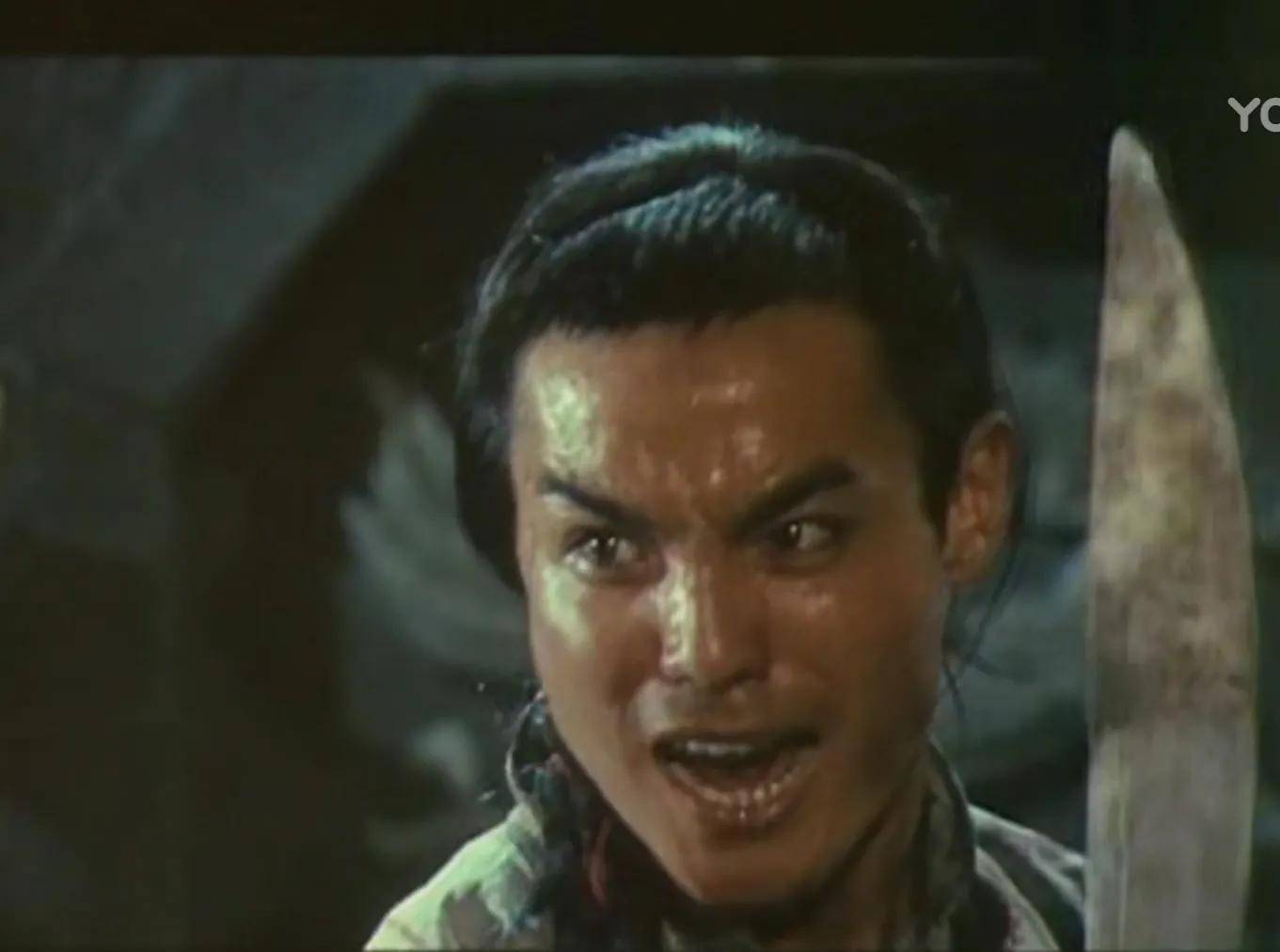 90年代初最俊朗的大陆动作男演员,曾与多位美女演员合作_黄国强