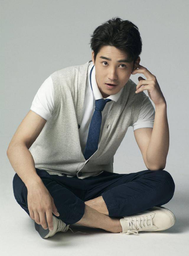 当然,不管红还是不红,沉寂多久,小编觉得像庞瀚辰这样有活动心,而不是