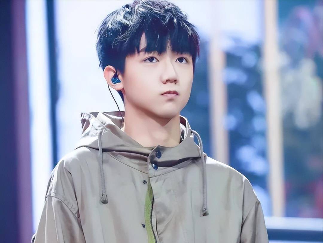 原创歌手孟子坤挂私生几分钟收多条骚扰短信私生攀比称也想被挂