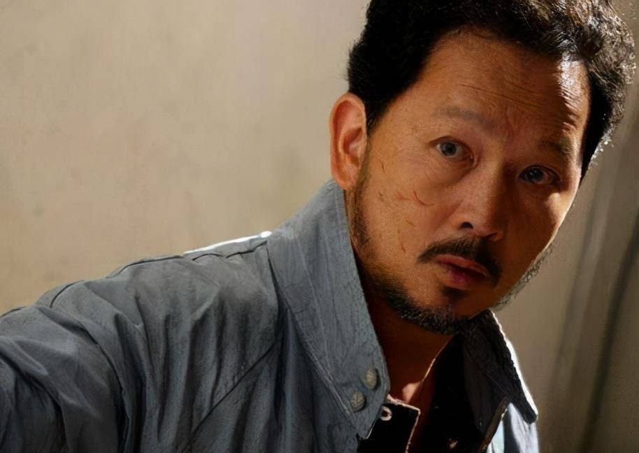 廖启智长相平庸,却有着不凡的演技,作为香港影坛的金牌绿叶,他是实力