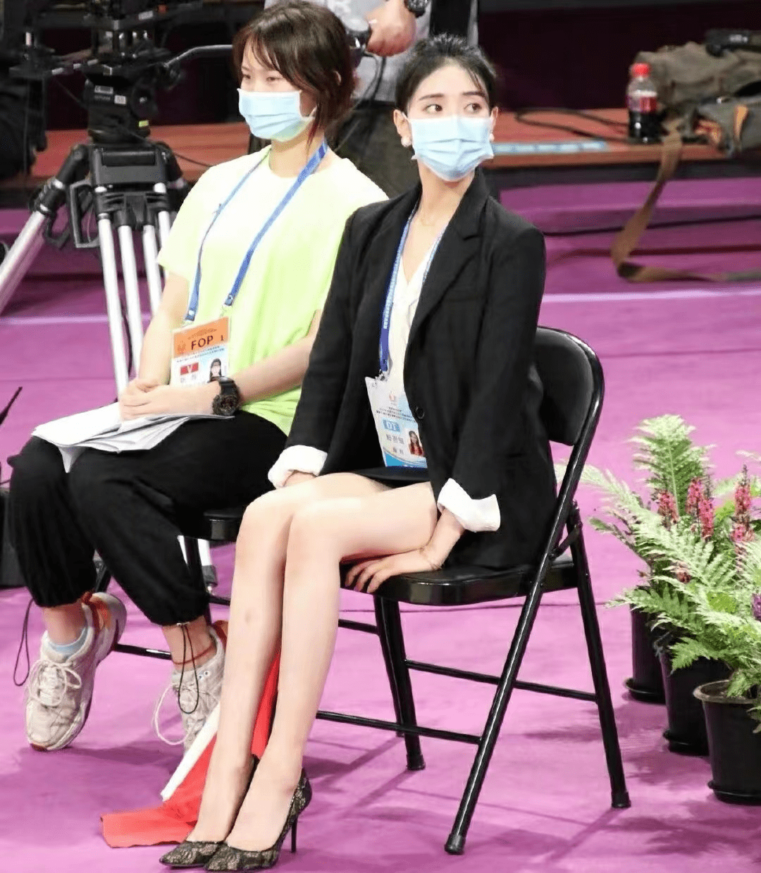 体坛第一美女官宣结婚,公开承认老公很有钱,男方长相成熟_舒思瑶_上