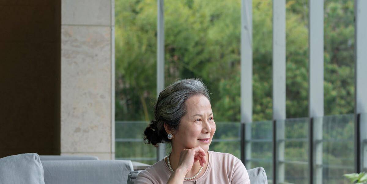 原创65岁女人新潮养老方式不同居不搭伙晚年依然很幸福