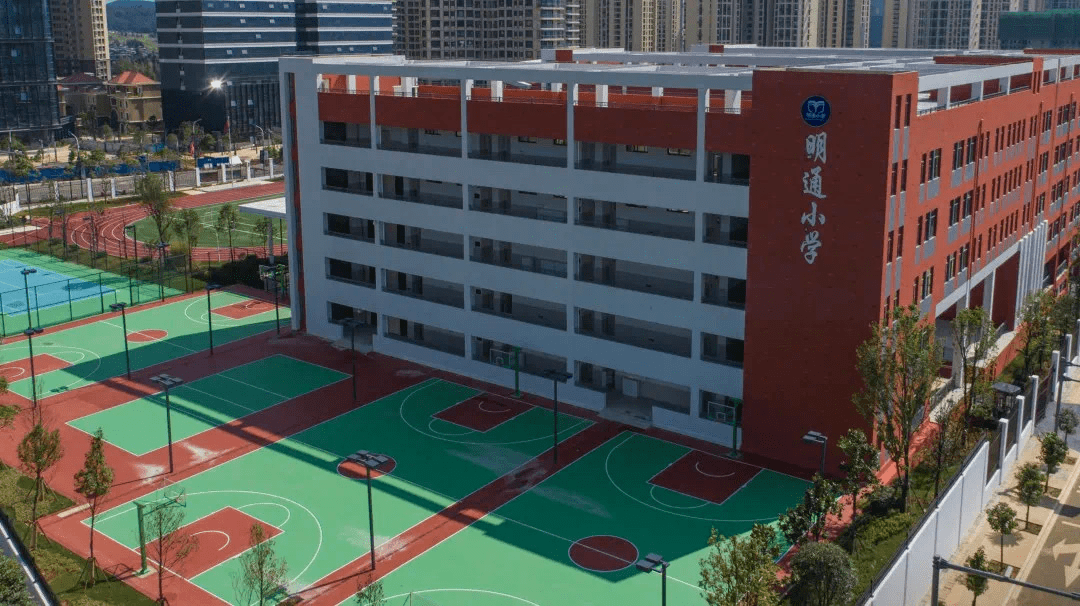 最新俊发城明通小学明年8月交付中学地块将调规