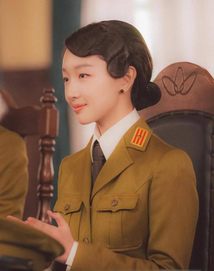 原创女星军装照有人美有人飒果然女孩帅起来就没男人什么事了