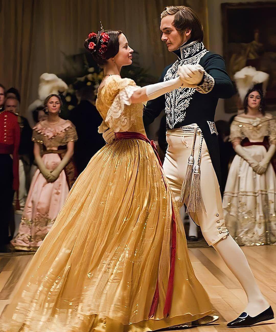 原创欧美电影10大舞会礼服茜茜公主的蓝色舞裙灰姑娘的蓬蓬裙