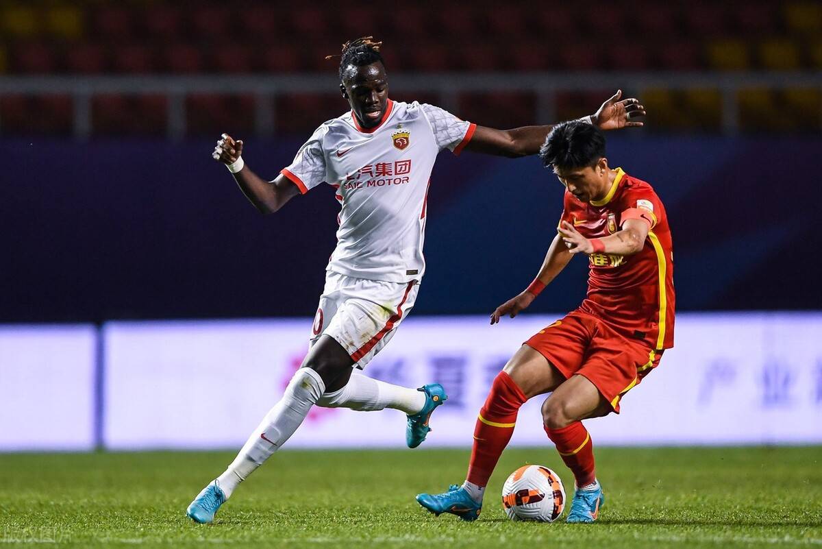 20终于赢了63控球狂轰13脚上港队反弹剑指中超冠军