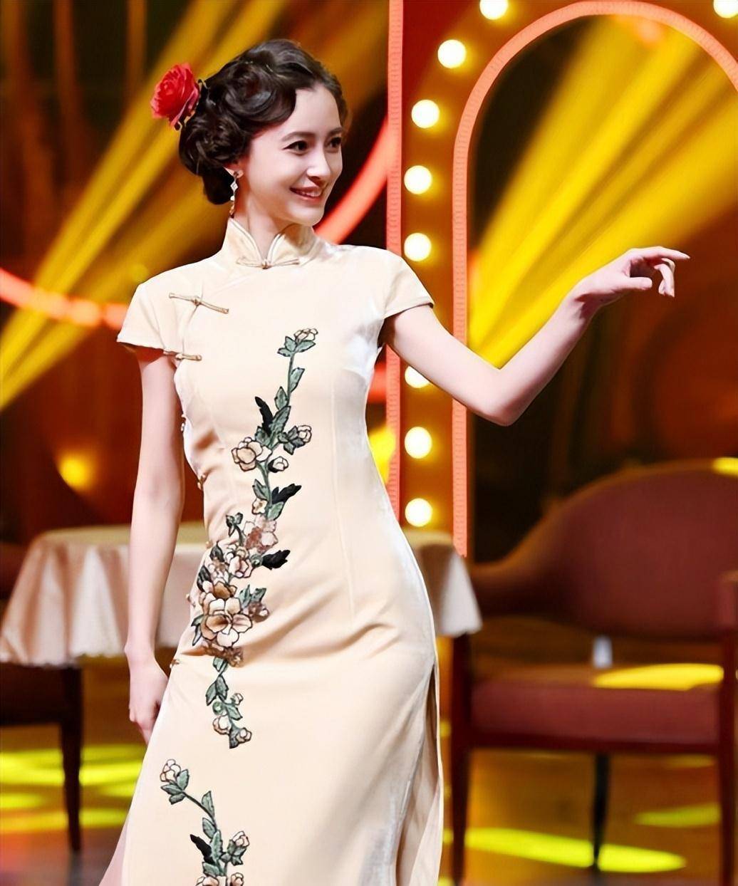 原创许晴的臀宋轶的腰杨幂的腿这些女星的旗袍装才够味