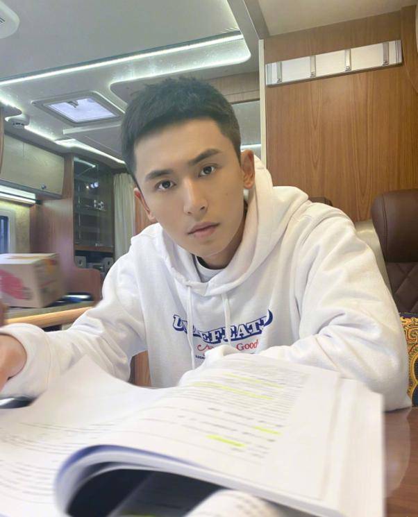 张哲瀚_杨幂_景甜