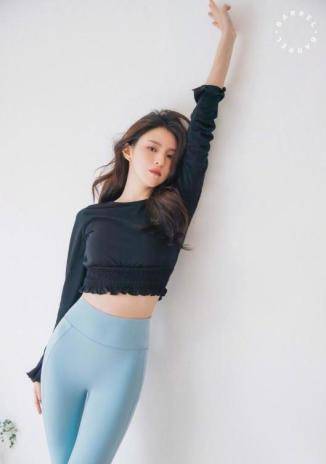 原创出演小三而爆红韩素希一张绝美脸叫人爱没想到身材更绝